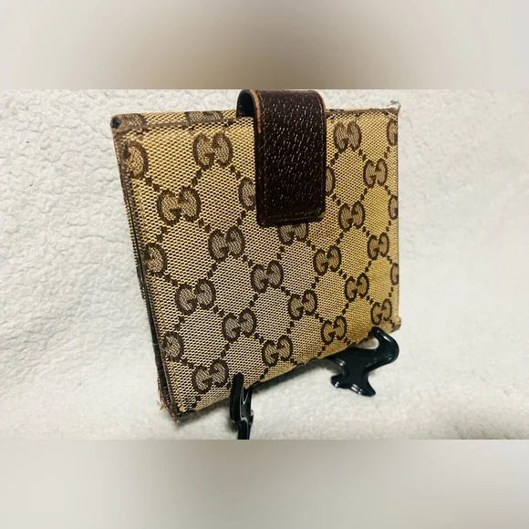 Gucci Eclipse Monogram Compact Wallet - Picture 8 of 13
